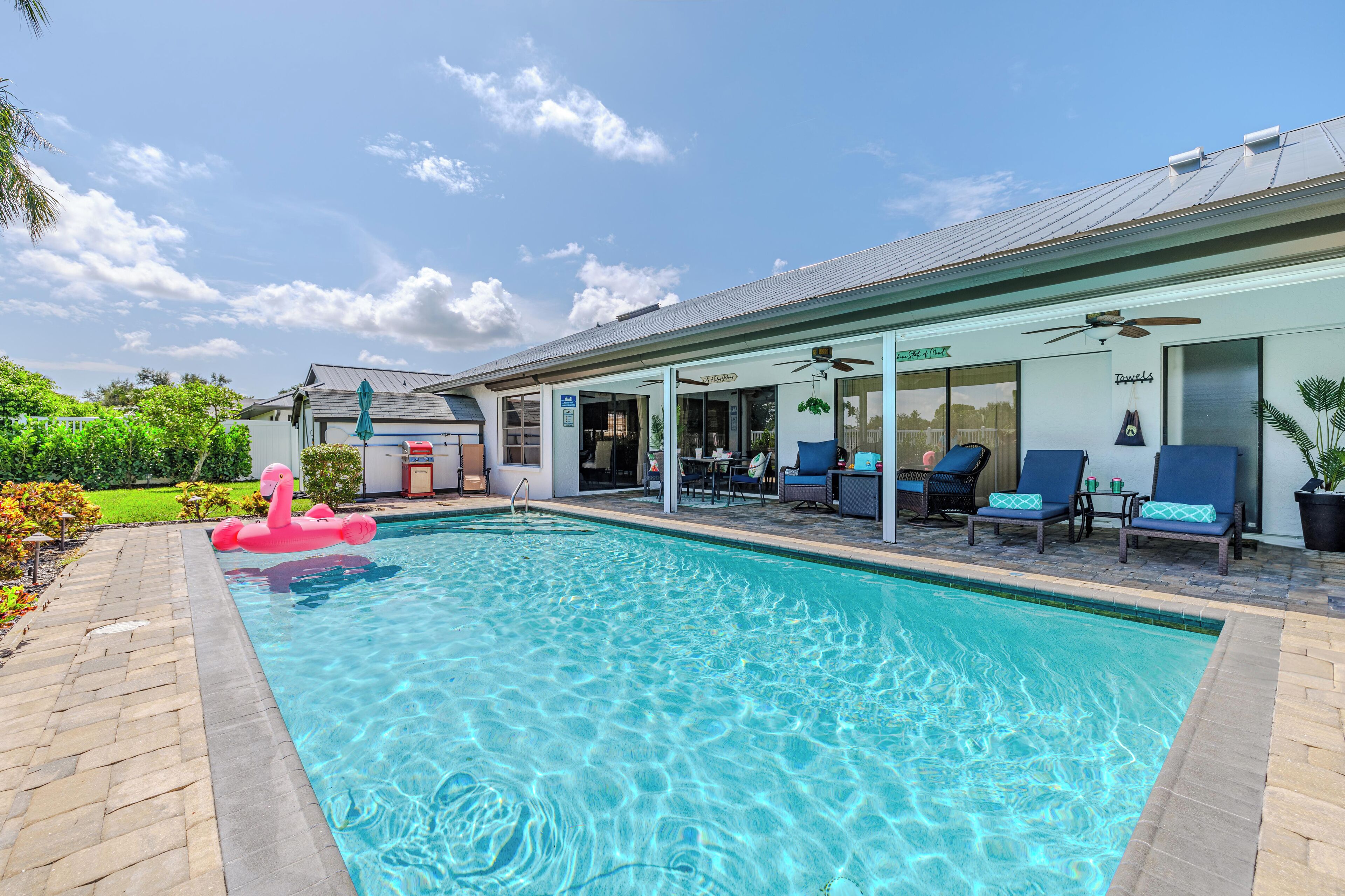 Quiet, comfort, books, games and heated pool - all you need and more!