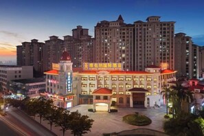Exterior - Vienna International Hotel (Guangzhou Xintang High Speed Railway Station Cowboy City Branch) (Guangzhou)