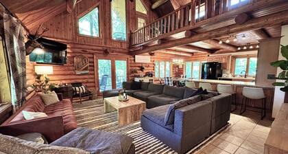 Stunning XL Log Cabin in Bloomington, IL! 2 Game Rooms + Hot Tub & Sauna!
