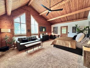 3 bedrooms, desk, iron/ironing board, free WiFi