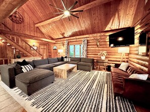 Smart TV, fireplace, video games, table football - Serene Private Luxury Escape w/Beautiful Porches, Spa Patio & Fun Game Rooms (Bloomington)