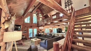 TV connectée, cheminée, jeux vidéo, baby-foot