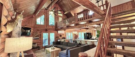 Smart TV, chimenea, videojuegos, futbolito