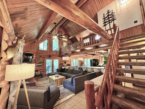 Gorgeous XL Log Cabin in Bloomington, IL! 2 Game Rooms + Hot Tub & Sauna!