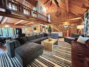 智能電視、壁爐、電子遊戲、足球機