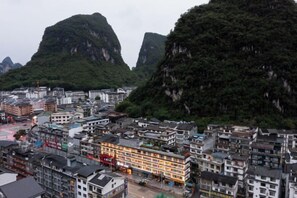 Exterior - Floral Hotel·Yangshuo Shiyin Yue Hotel (Yangshuo Xijie Shili Hualang Branch) (Yangshuo)