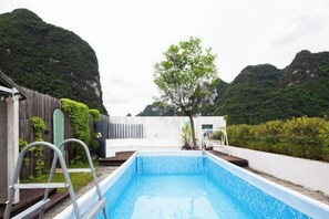 室外游泳池