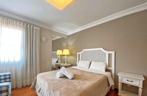 Appartement Ville | 2 chambres, rideaux occultants, fer et planche à repasser, Wi-Fi gratuit