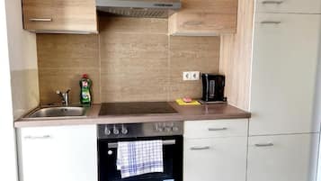Apartment, 1 Bedroom | Private kitchen | Fridge, microwave, oven, stovetop