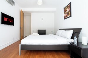 2 quartos, ferros/tábuas de passar roupa, Wi-Fi de cortesia