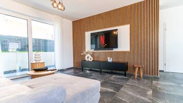 Smart-TV, Videospiele, DVD-Player, Stereoanlage