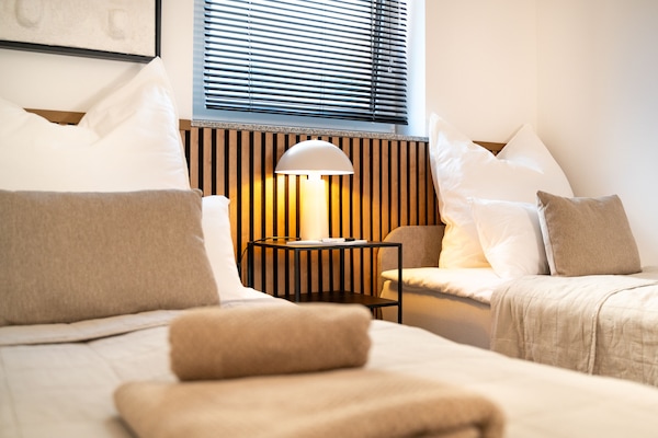 2 bedrooms, desk, iron/ironing board, travel cot