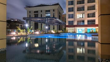 Apartemen Deluks, 1 Tempat Tidur King, dapur, pemandangan kota | Teras/patio