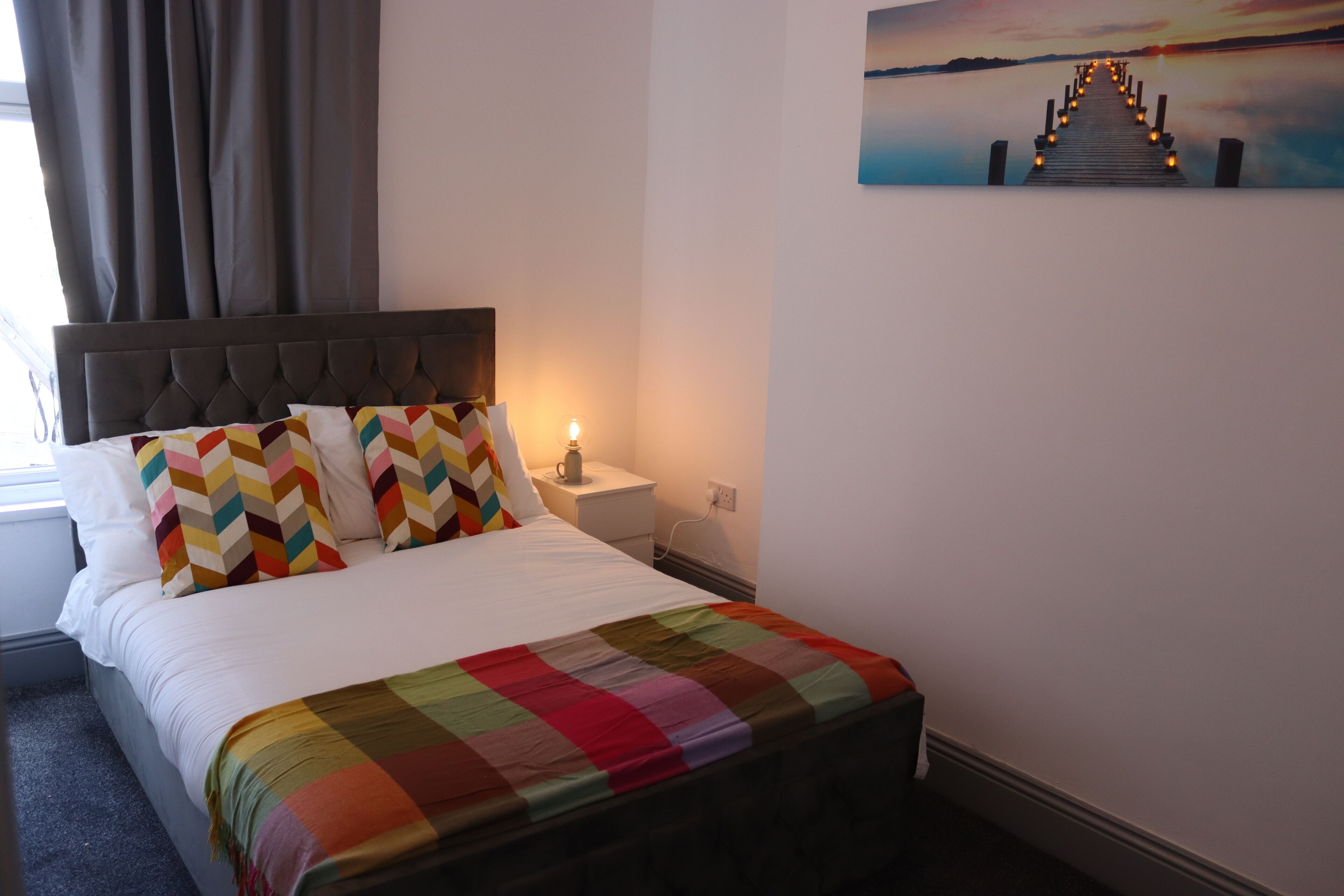 2 多间卧室、WiFi、床单