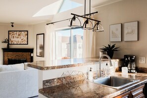 Interior - DTC Modern One Bed, Comfort Meets Convenience (Greenwood Village)