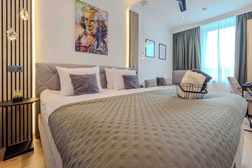 Schiller Apartment in Hof, Küche, Parkplatz, Wlan 250 Mbit,