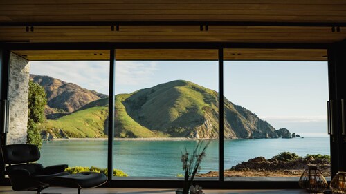 A luxury stay on Island Paradise, a very special property with stunning ocean views