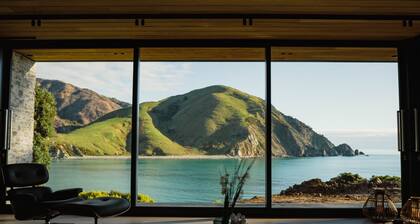 A luxury stay on Island Paradise, a very special property with stunning ocean views