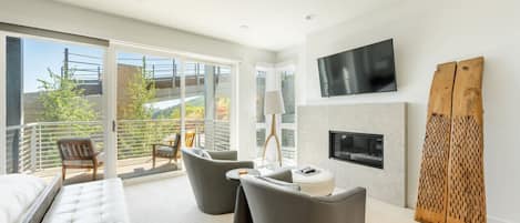 Télévision, cheminée