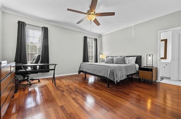 5 dormitorios, tabla de planchar con plancha, wifi y ropa de cama