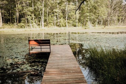 "The Beatnik Nook" tiny cabin tucked in nature