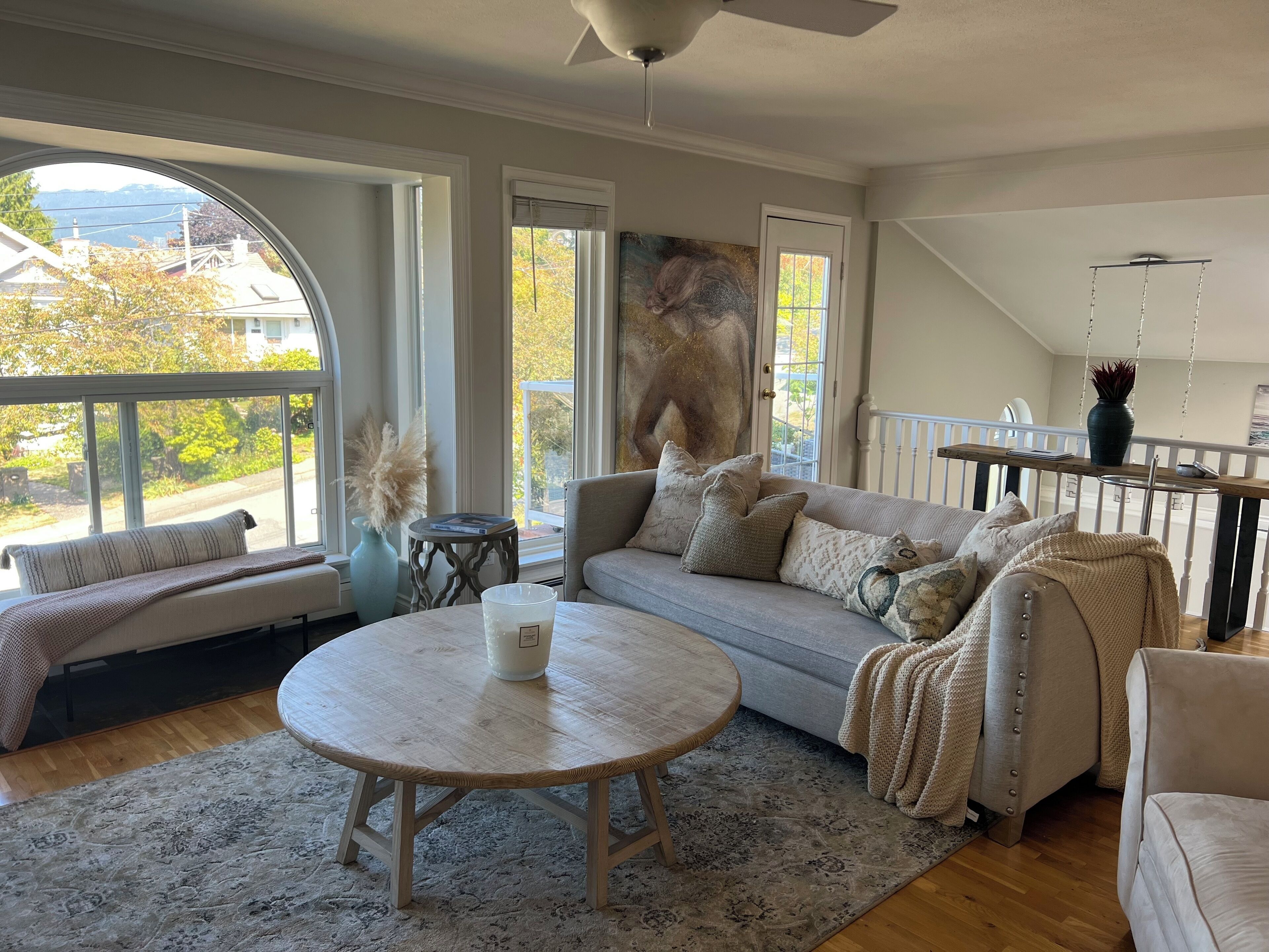 Een smart-tv en een open haard