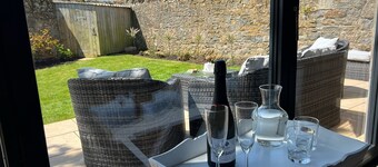 Luxury Holiday Cottage Sleeps 8, near the beach between Bamburgh and Seahouses
