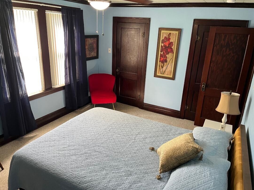 3 bedrooms, iron/ironing board, travel cot, free WiFi