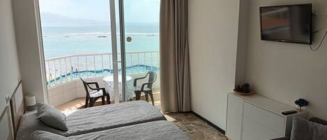 1 slaapkamer, een strijkplank/strijkijzer, wifi, beddengoed