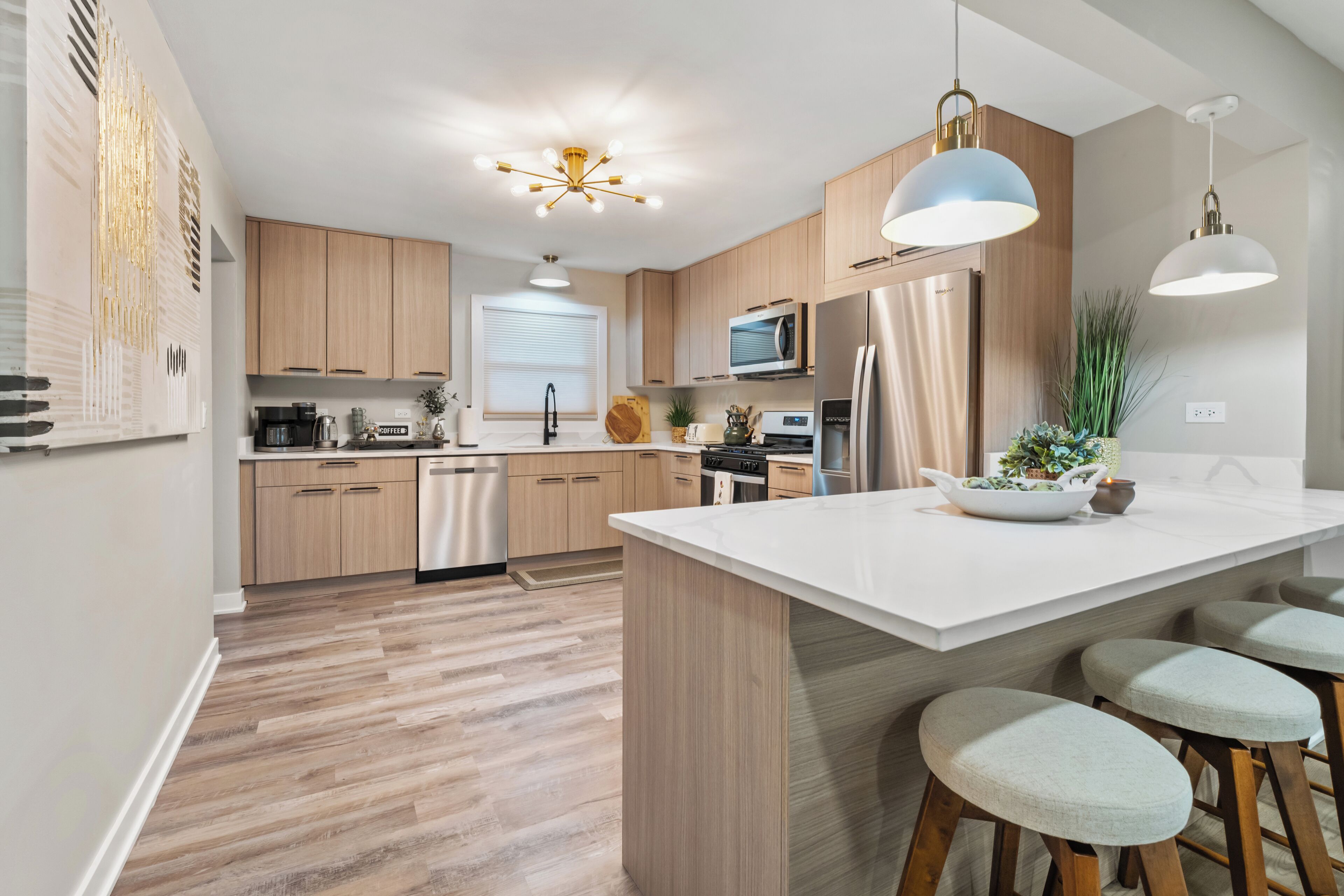 Refrigerador, microondas, horno y parrilla de estufa 