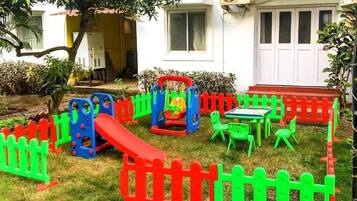 Children’s play area – outdoor