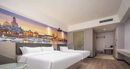 Huang Ting Hotel