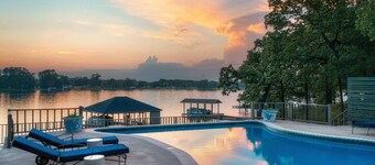 Lakehouse w/ Pickleball Court ~Pool ~Hot Tub ~Dock