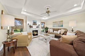 Smart-TV, Tischfußball, Tischtennisplatte, Stereoanlage