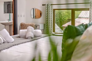 3 habitaciones, tabla de planchar con plancha y wifi gratis 