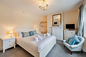 2 bedrooms, free WiFi, bed sheets - 2 Bed in Appledore (oc-s29561) (Appledore)