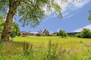 Property grounds - 6 Bed in Oakford (oc-w29644) (Oakford)