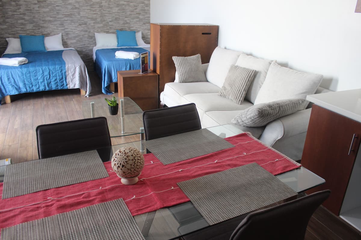 Comfort Suite | 1 bedroom, minibar, iron/ironing board, WiFi (free)