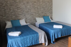 1 habitación, minibar, tabla de planchar con plancha y wifi gratis 