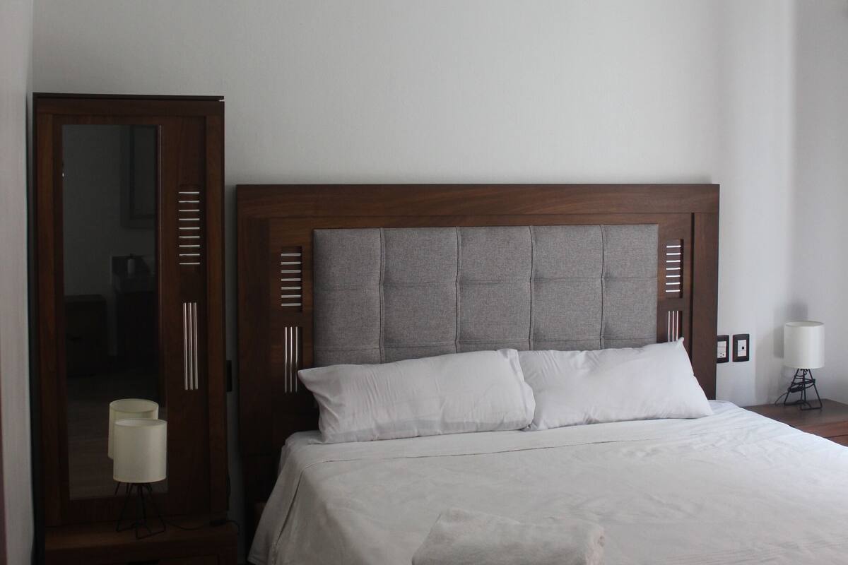 Classic Suite, Multiple Beds | 1 bedroom, minibar, iron/ironing board, WiFi (free)