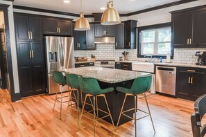 Mikrowelle, Ofen, Herdplatte, Geschirrspüler