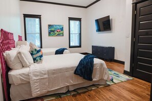 9 bedrooms, iron/ironing board, WiFi, bed sheets