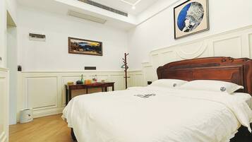 6 bedrooms, WiFi, bed sheets