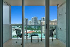 Interior - SF Ocean & Relaxation - Full Kitchen (Miami)