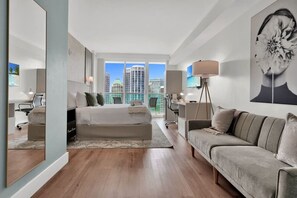 Schreibtisch, Bügeleisen/Bügelbrett, WLAN, Bettwäsche