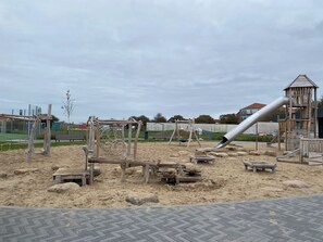 Children’s area - Maisonette-wohnung mit Schönem Balkon in Deichnähe (Friedrichskoog)