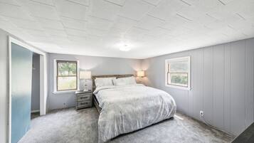 4 habitaciones, tabla de planchar con plancha, wifi y ropa de cama