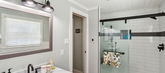 Charming Downtown McCloud Retreat by RedAwning
