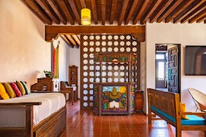 5 habitaciones, escritorio, wifi gratis y ropa de cama 