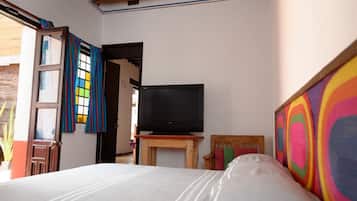 5 bedrooms, iron/ironing board, WiFi